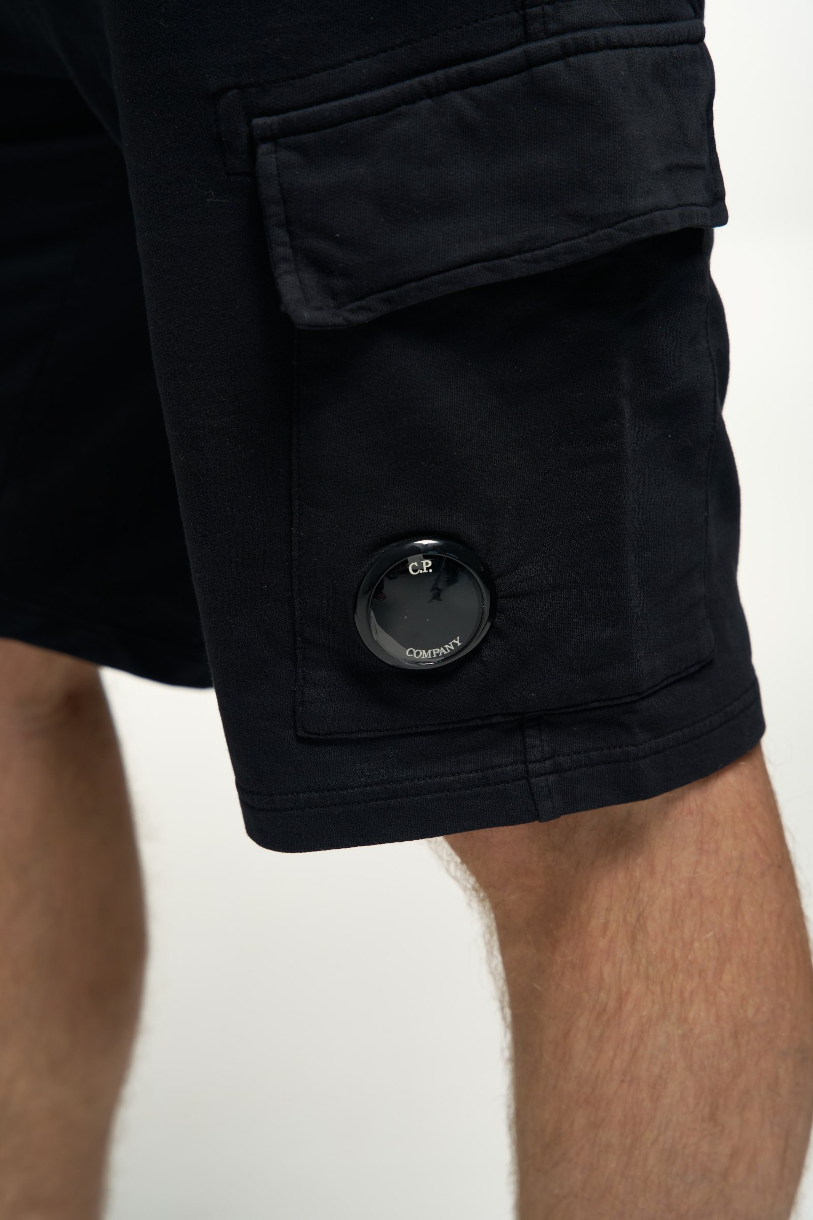 C.P. Company — Light Fleece Cargo Lens Sweatshorts — фото 2 з 4